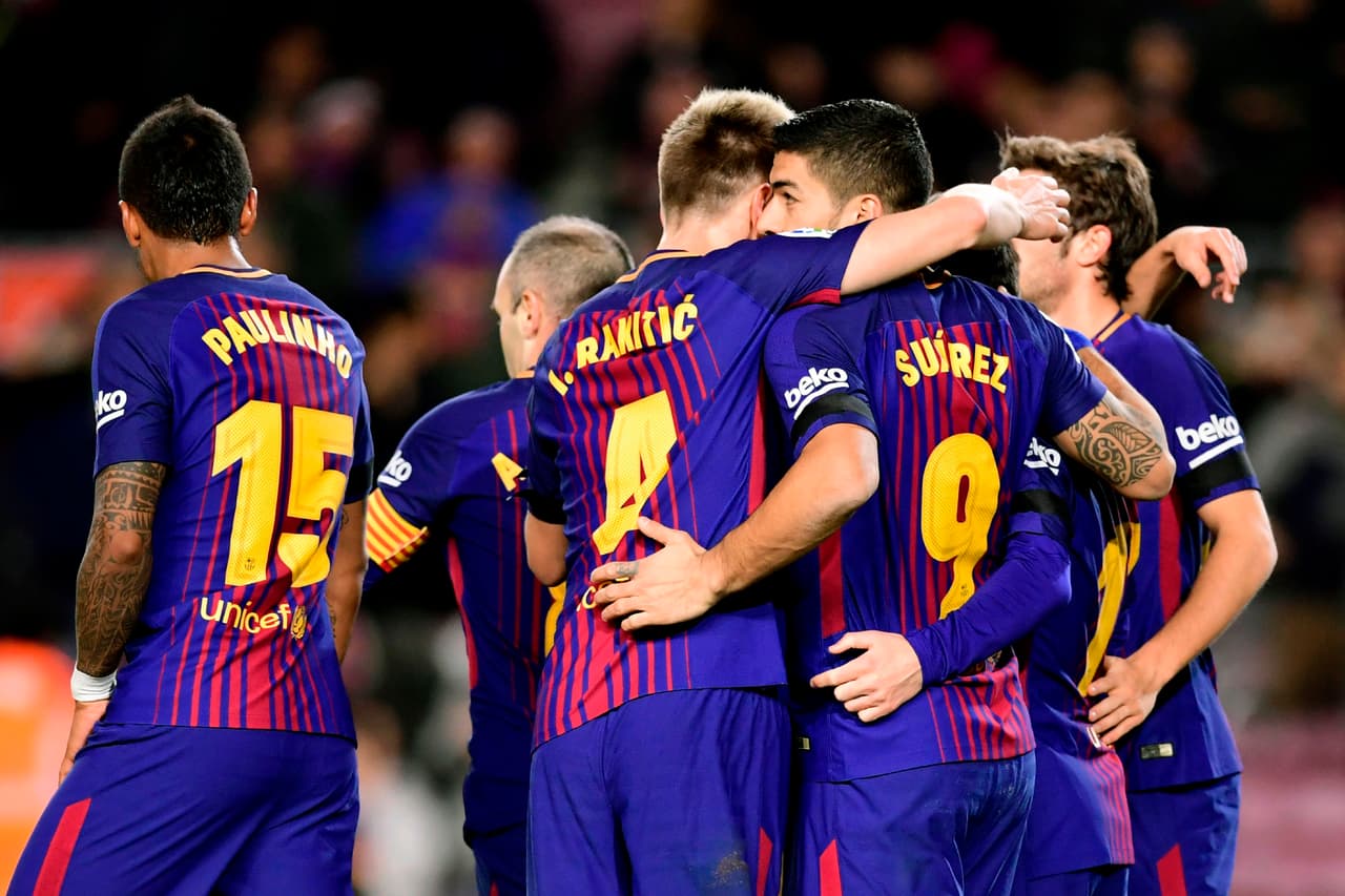 Barcelona goleó 4-0 a La Coruña y se consolidó líder de España con 42 puntos, seis más que Atlético de Madrid, su inmediato perseguidor y 11 más que Real Madrid, cuarto en la clasificación.
