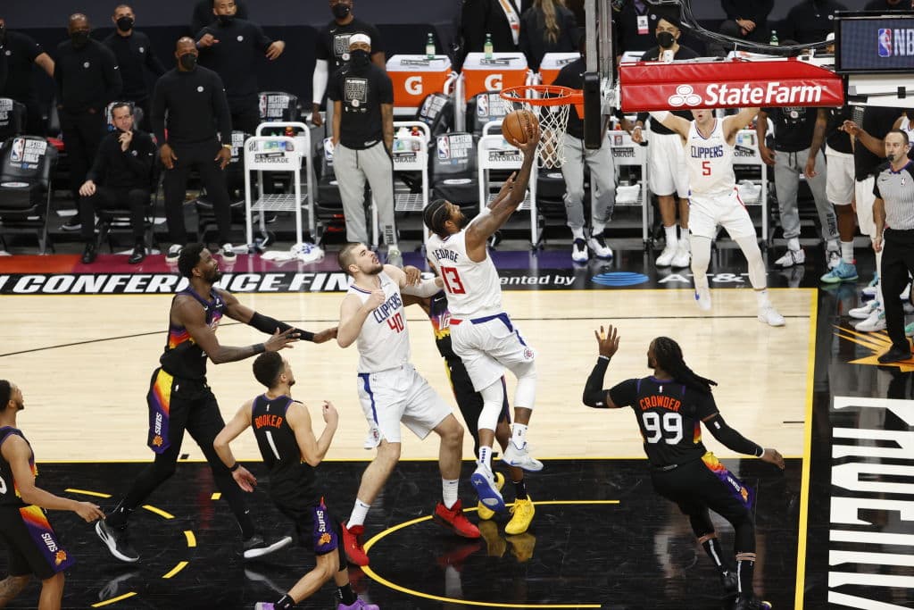 La canasta de último segundo de Deandre Ayton le da la victoria a los Pheonix Suns 103-104 sobre Los Angeles Clippers.