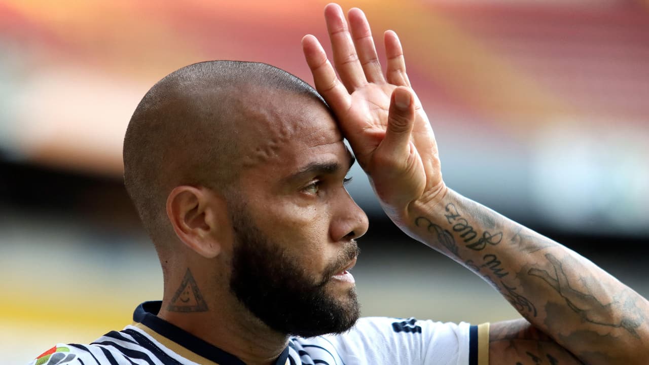 Dani Alves tiene trato diferente y está escoltado en la prisión