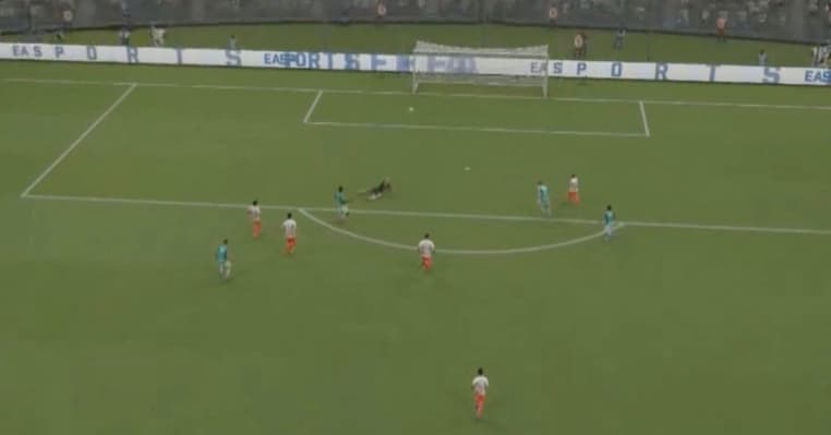 Nicolás Sosa demustra quien es el verdadero lídel de la eLiga MX y gole a Kevin Mercado para continuar con su invicto.