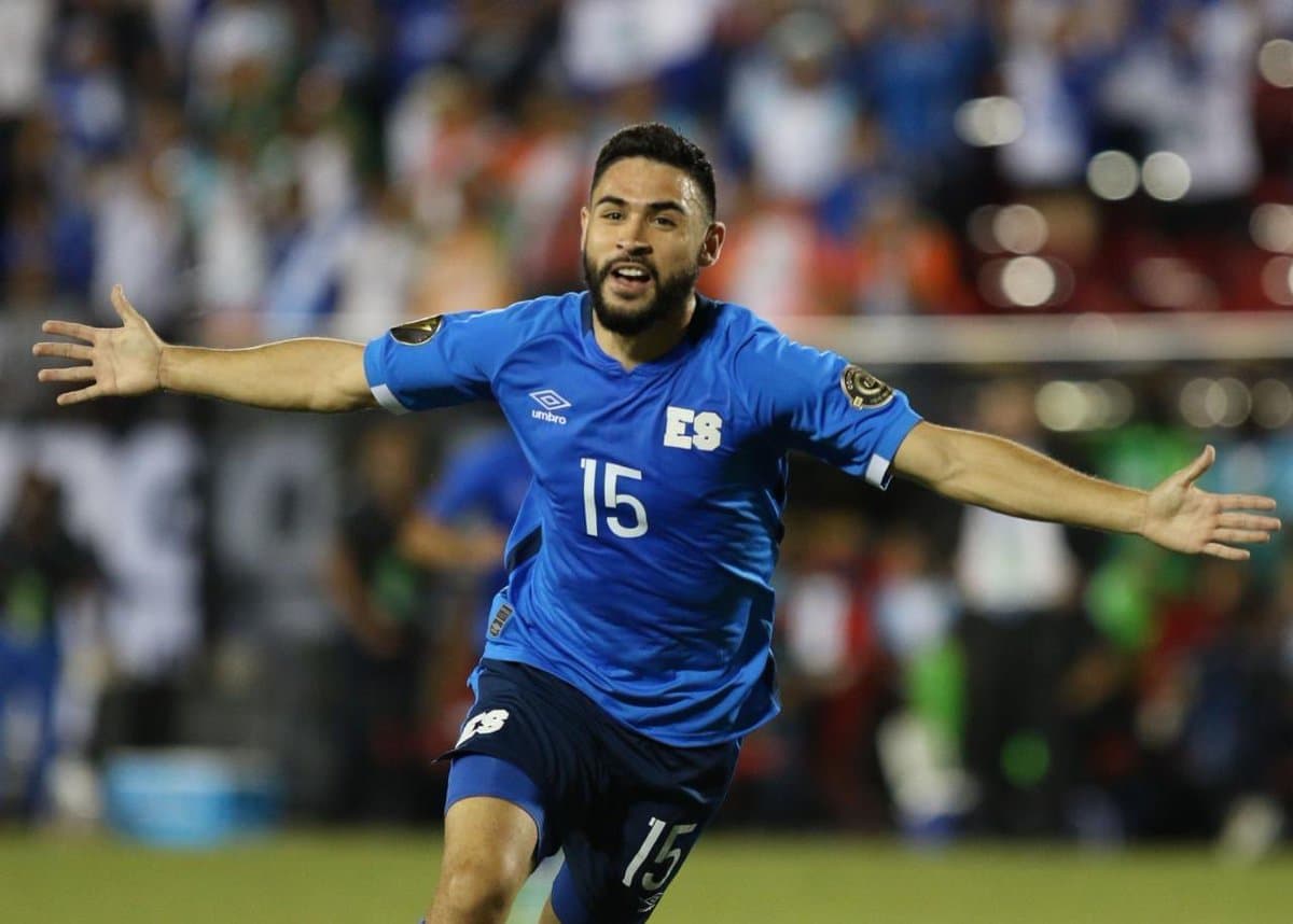 El héroe del partido entre El Salvador y Guatemala fue el lateral de Seattle Sounders FC Alex Roldán, quien marcó el primer tanto de 'la Selecta'.