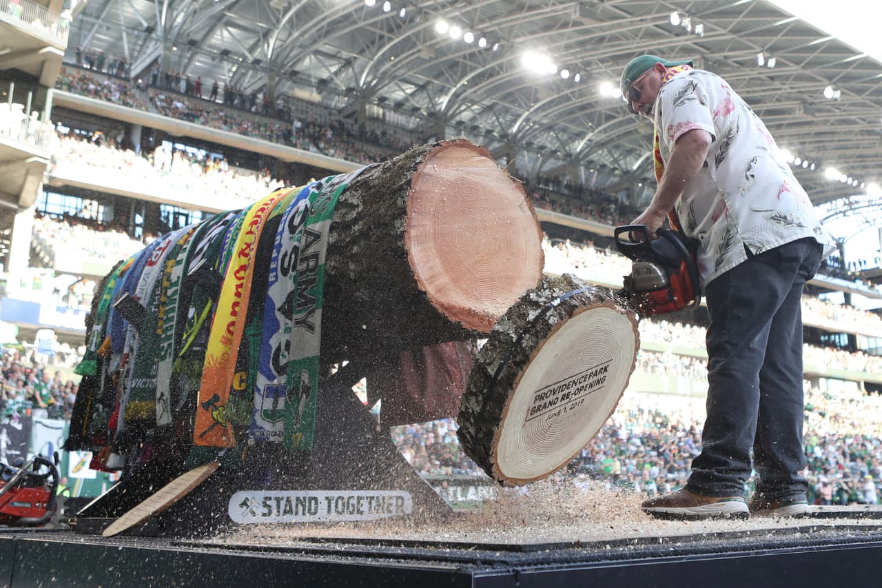 Providence Park, además, es el único lugar en el mundo en el que podrás ver en acción a 'Timber Joey', el leñador que celebra cada gol de su equipo de la manera más especial.