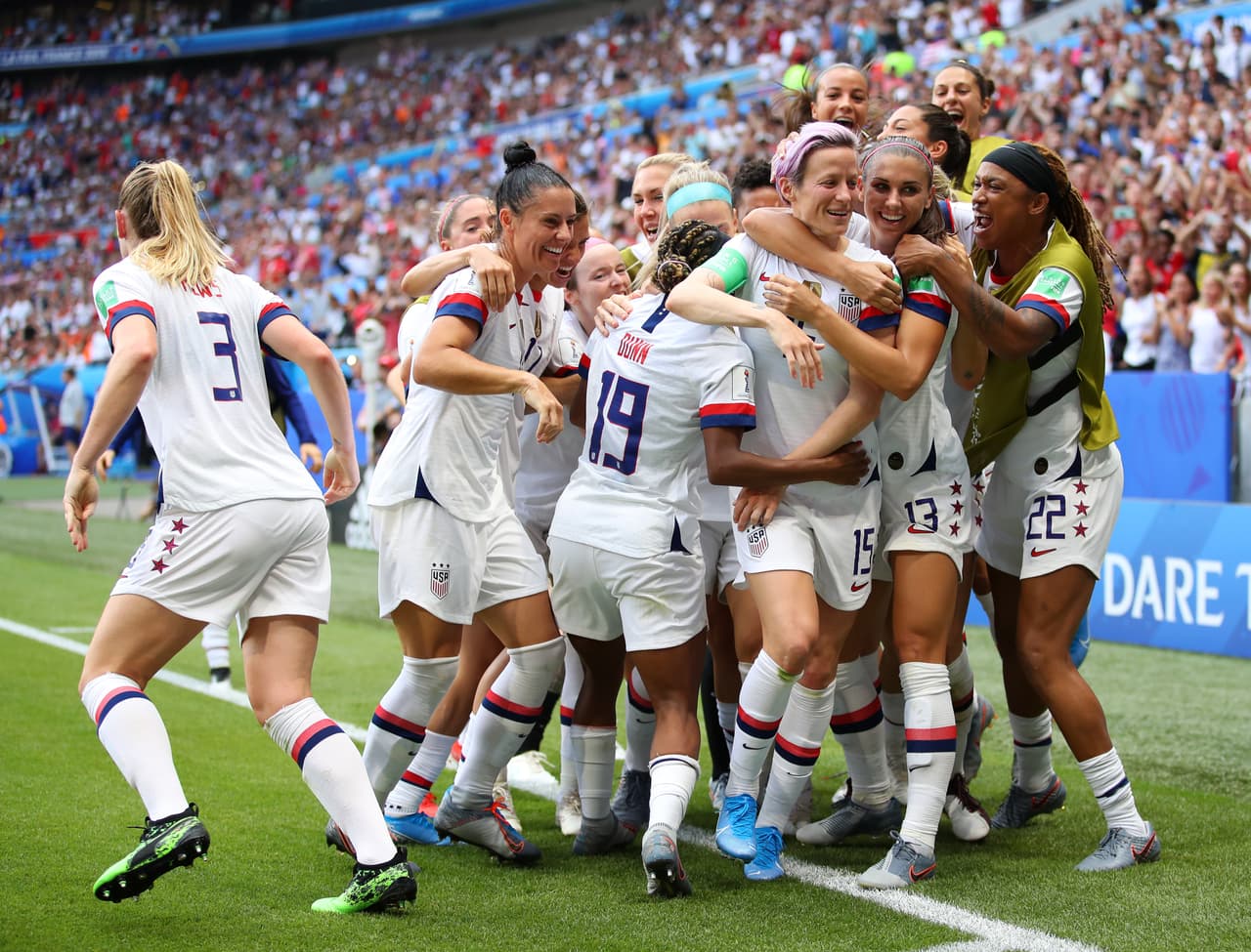 Estados Unidos se coronó campeón del Mundial de Fútbol Femenino al derrotar 2-0 a Países Bajos en la Final en Lyon, con Megan Rapinoe y Rose Lavelle como las anotadoras para el título.