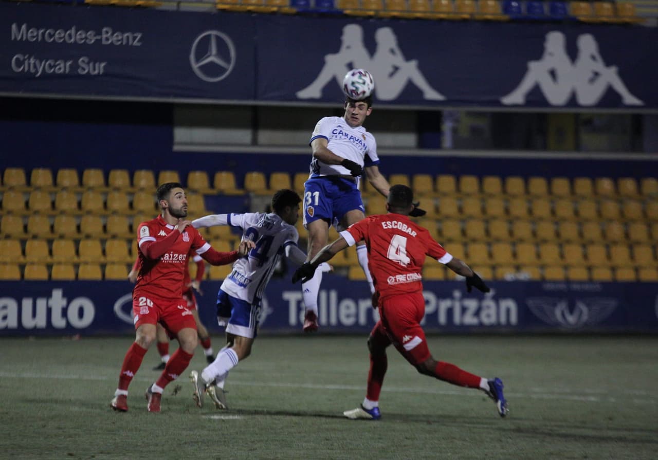 Alcorcón echó al Zaragoza en la recta final del juego en el Estadio Santo Domingo.
