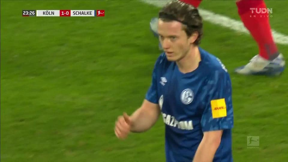 Tiro desviado de Michael Gregoritsch