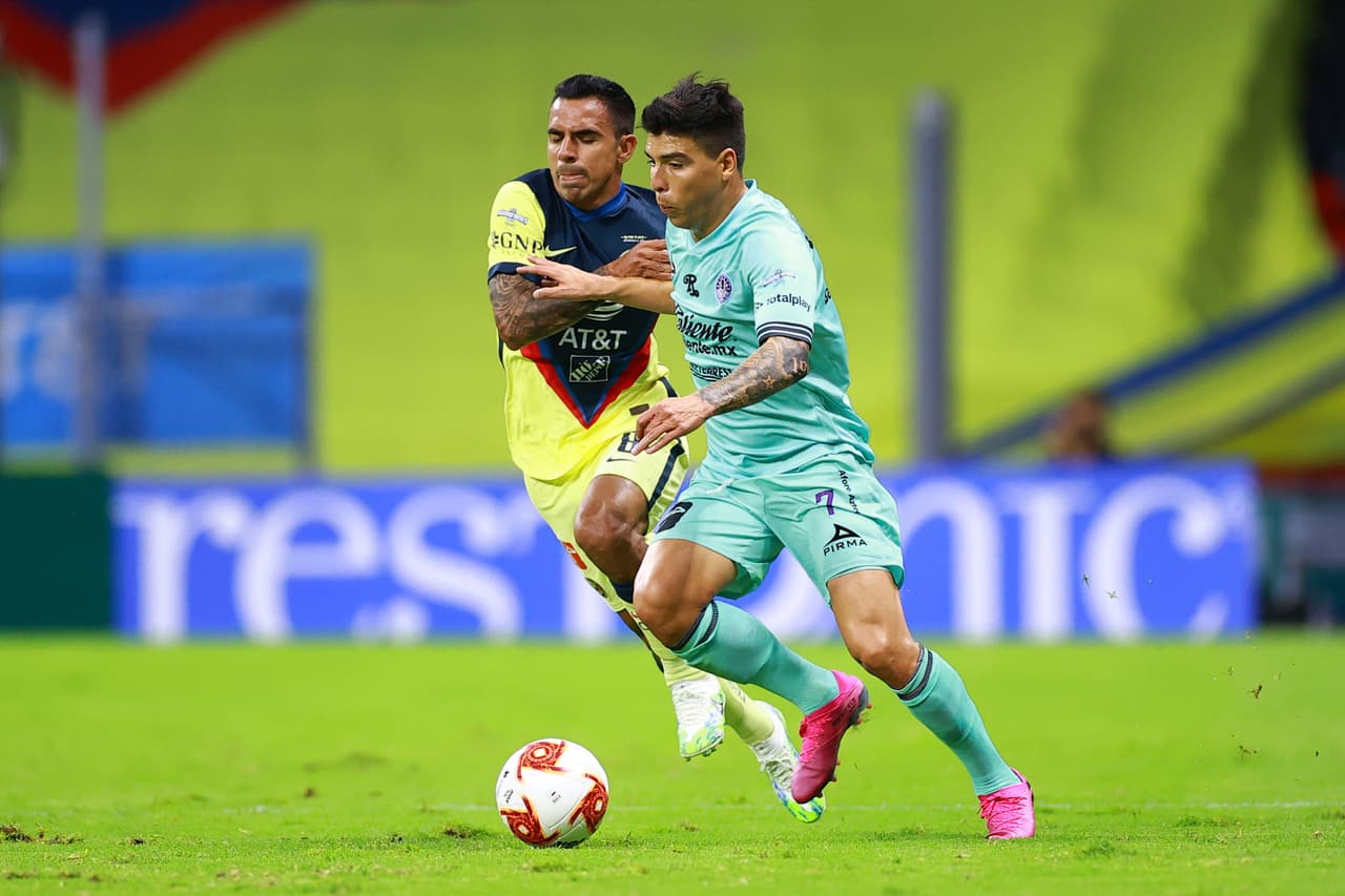 El partido se enfría y el peligro se desaparece de las areas.