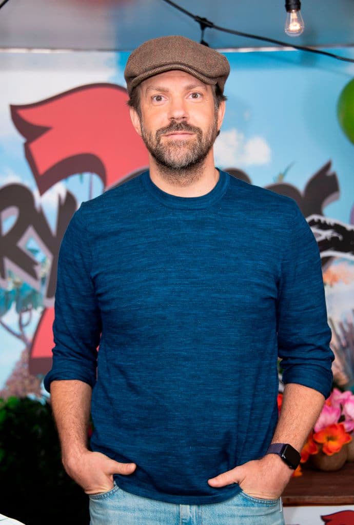 Para el congresista Cam Brady es la primera vez en su carrera que tiene que hacer frente a otro candidato: Marty Huggins, inconsciente títere de las grandes empresas y gerente de la oficina de turismo local.
<br>