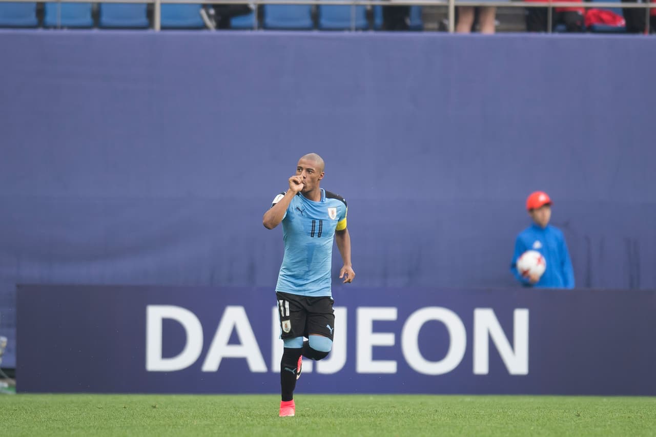 Nicolás de la Cruz puso el primer gol de Uruguay y del partido en el segundo tiempo, al minuto 4.