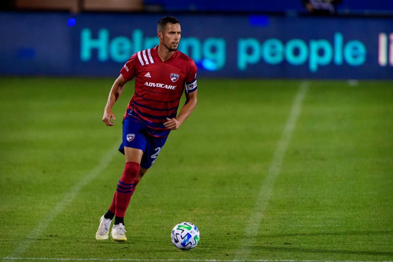 DEFENSOR - Matt Hedges (FC Dallas)