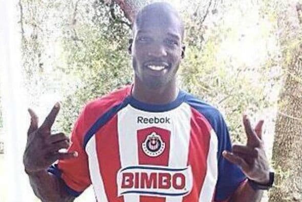 Chad Johnson ha manifestado su amor por México y no hay mejor forma de hacerlo patente que usando la camisa del club más mexicano. (Foto: Twitter)