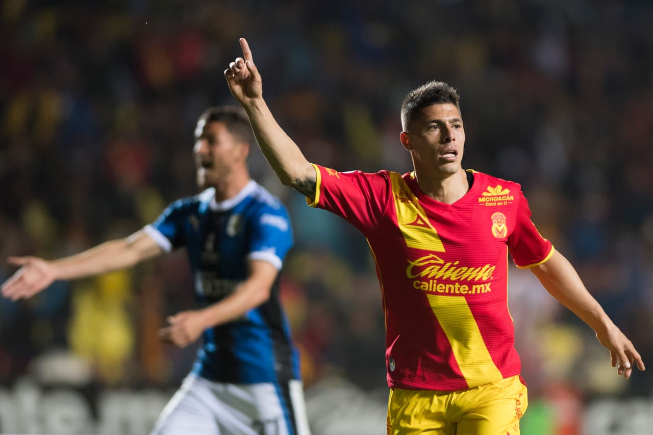 Con garra y corazón, Monarcas derrotó a Gallos Blancos
