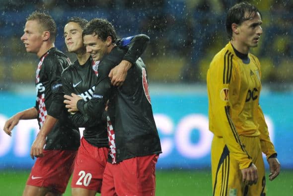 Con anotaciones de Dzsudzsak y Berg, el conjunto holandés se llevó el triunfo con un 2-0.