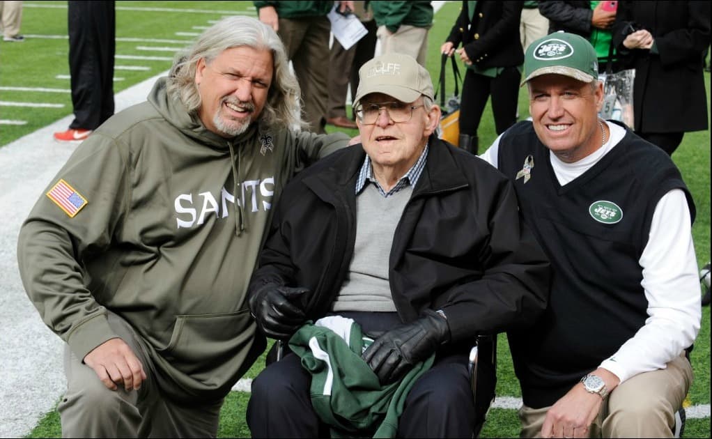 Otro trío famoso de entrenadores padre – hijos. Buddy Ryan, campeón con Chicago en el Super Bowl XX, en medio de sus hijos Rob y Rex que en 2016 van a trabajar juntos en Buffalo.