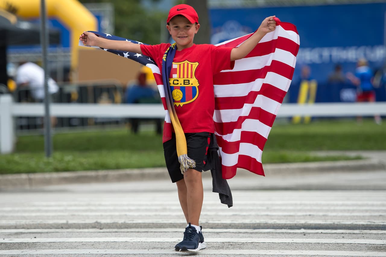 El equipo de las barras y las estrellas tiene seguidores de diferentes edades listos para respaldar a su país.