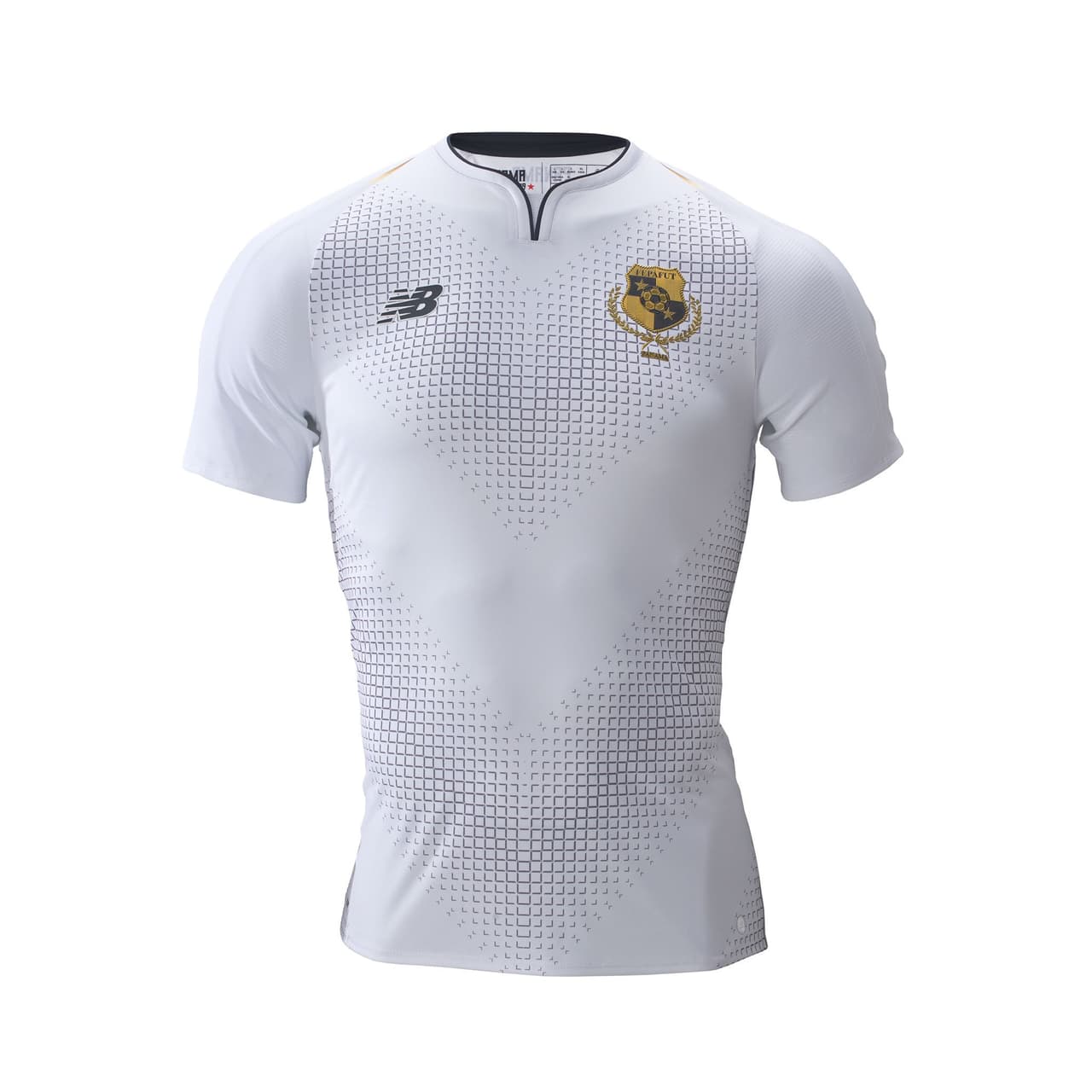 Este jueves, en una rueda de prensa, la Fepafut dio a conocer la playera con la que jugará la Copa Oro en los próximos días. Lejos de los colores tradiciones,
<a href="https://www.univision.com/deportes/futbol/copa-oro/costa-rica-vestira-de-gala-en-la-copa-oro-con-una-playera-especial-fotos" target="_blank">como fue el caso de Costa Rica</a>, los Canaleros tendrán un jersey blanco con detalles negros, dejando a un lado el rojo y el azul de su bandera. Además, tendrá unos patrones inspirados en el águila harpía, ave nacional, y el escudo será dorado.