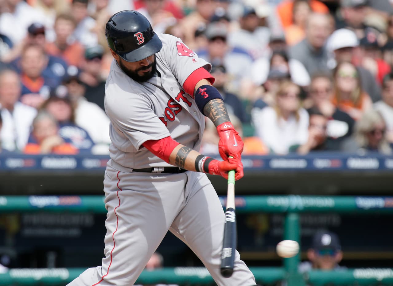 BOS 7 – 5 DET: Sandy León anotó una y produjo 2 carreras para ser el líder ofensivo de Boston.