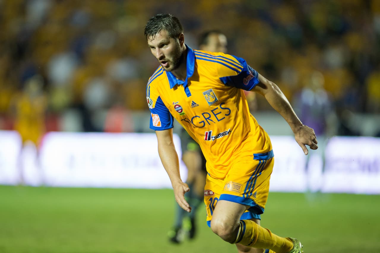 Llegamos a los delanteros donde destaca la actuación de Pierre-Andre Gignac, el delantero galo de los Tigres se despachó con un triplete ante Jaguares teniendo hasta el momento su mejor actuación desde su llegada a México.