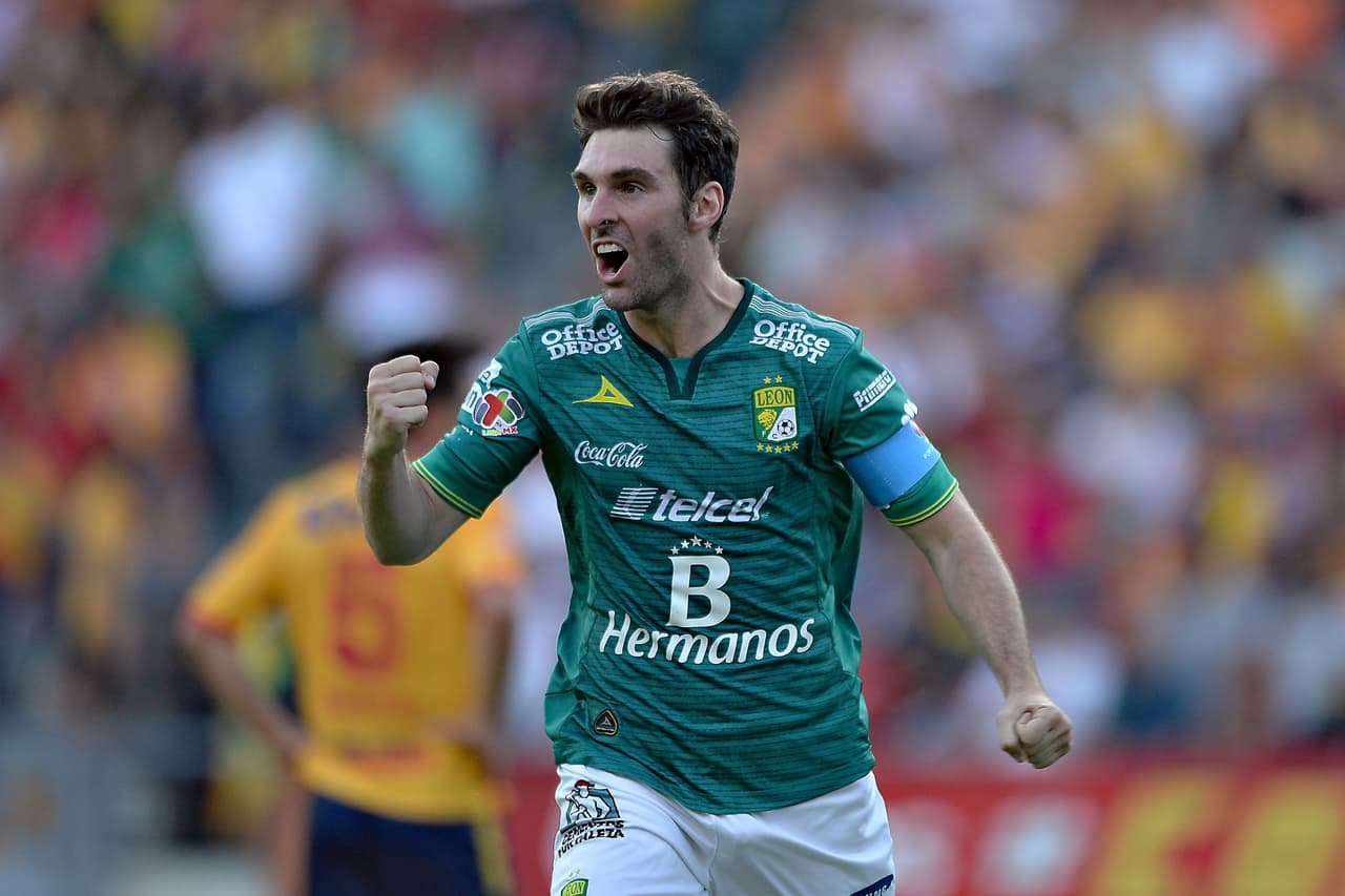 Cerramos con Fernando Uribe de Toluca, el sudamericano tuvo un partido redondo con los Diablos rojos al anotar dos goles para darle el triunfo a los escarlatas sobre las Chivas del Guadalajara.