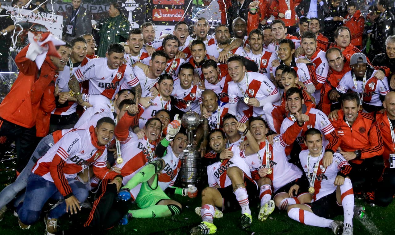 River goleó a Tigres en el Monumental y conquistó América - River Plate se consagró esta noche campeón de la Copa Libertadores de América por tercera vez, tras derrotar por 3-0 al Tigres mexicano en el partido de vuelta de la final del certamen continental.