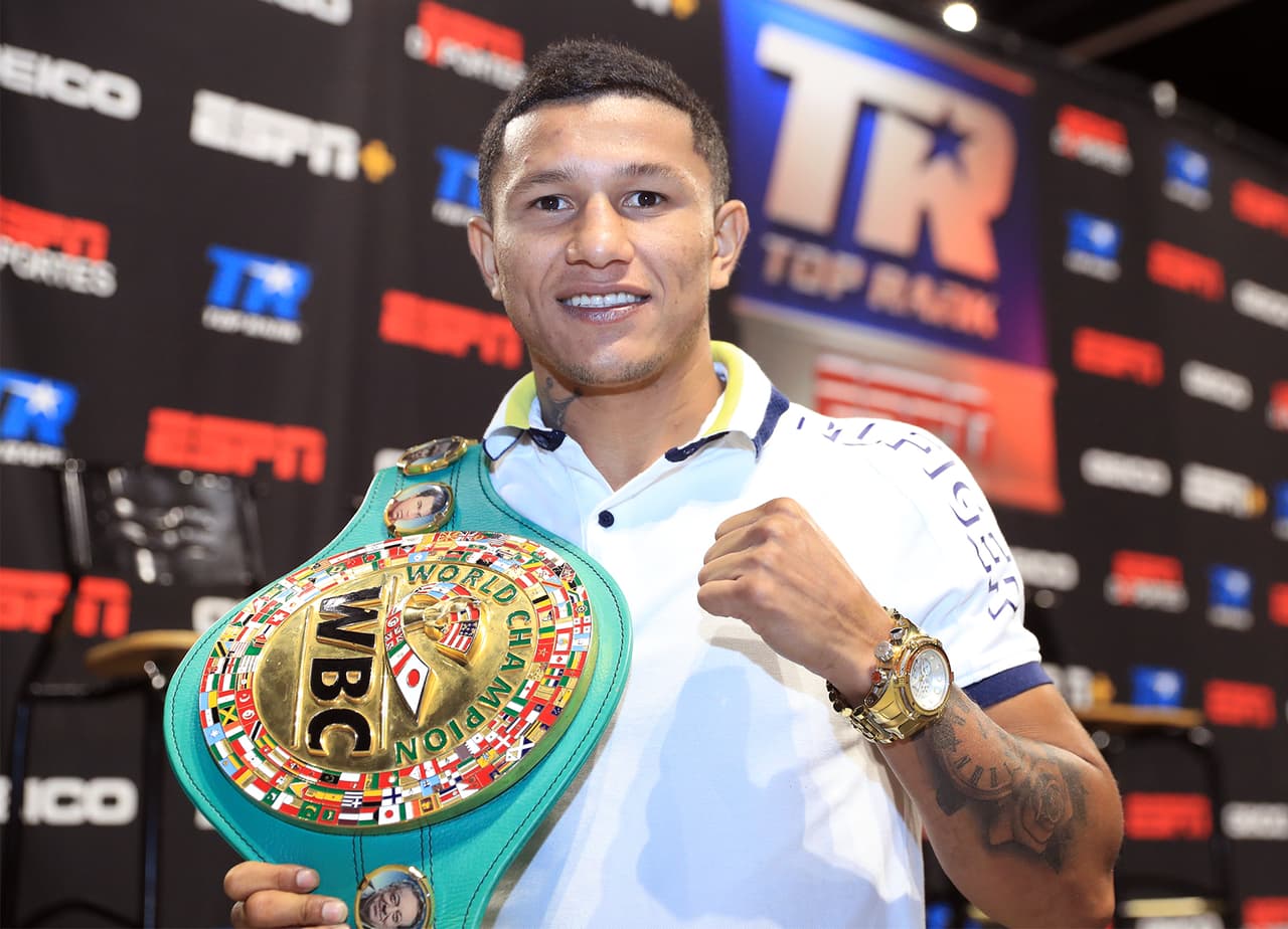Miguel 'Alacrán' Berchelt subirá por segunda ocasión al ring en este 2018 ante un rival de cuidado: su compatriota y tocayo, Miguel 'Mickey' Román. El pleito, que promete robarle a 'Canelo' y Golovkin el título a la pelea del año, se llevará a cabo el 3 de noviembre en El Paso, Texas.