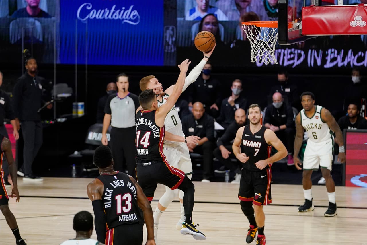 En la semifinal de conferencia, consiguieron su tercer triunfo consecutivo con un marcador de 115-100. Los de Miami podrían liquidar la serie en el cuarto enfrentamiento que sucederá el domingo por la tarde.