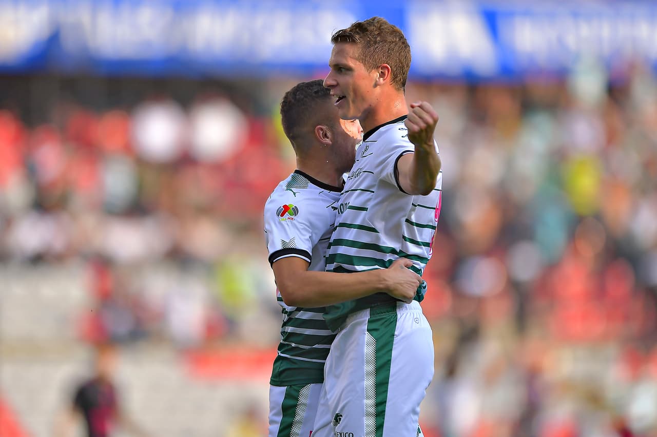 Y nuevamente fue Furch al minuto 34 quien marcó tras plantarse frente al portero rival sólo dentro del área. Su disparo raso terminó en las redes.