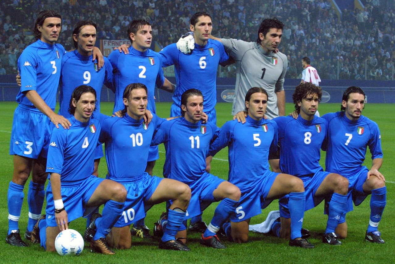 Esta fue una de las primeras convocatorias de Buffon como titular con la selección italiana. ¿Cuántos de sus compañeros siguen jugando?