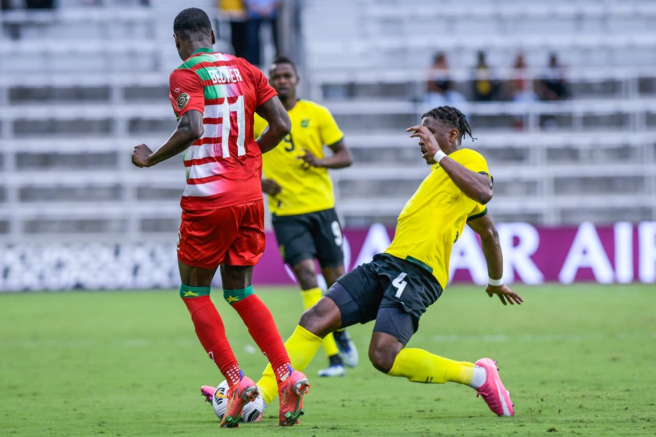 Los Regga Boyz no tuvieron problemas para vencer a su rival con goles de Shamar Nicholson y Bobby Reid.