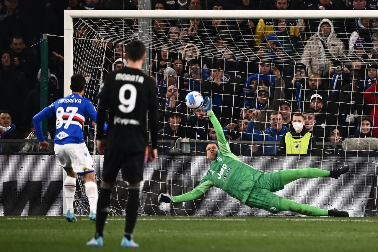 Álvaro Morata marcó un doblete en la victoria por 3-1 de la Juventus sobre la Sampdoria, que mete presión a los punteros de la Serie A.