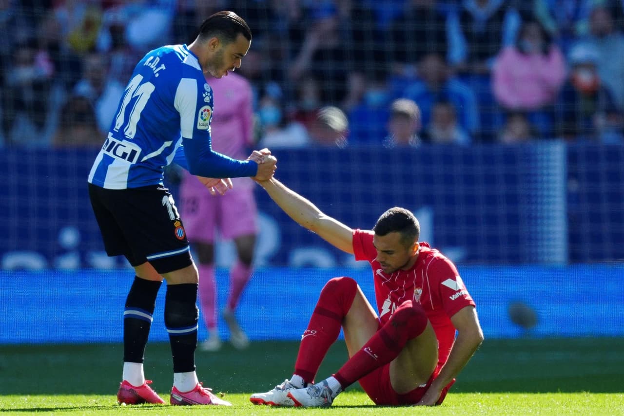 Sevilla y Espanyol empatan durante la Jornada 25 en La Liga con marcador 1-1. Rafa Mir abrió el marcador al minuto 36’ a favor de la visita, pero fue en la segunda mitad cuando Sergi Darder igualó el encuentro a los 50’; Jesús ‘Tecatito’ Corona fue titular y participó 70 minutos.