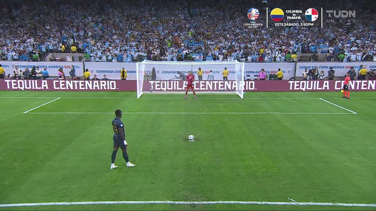 ¡GOL!  anota para Ecuador. Jordy Caicedo