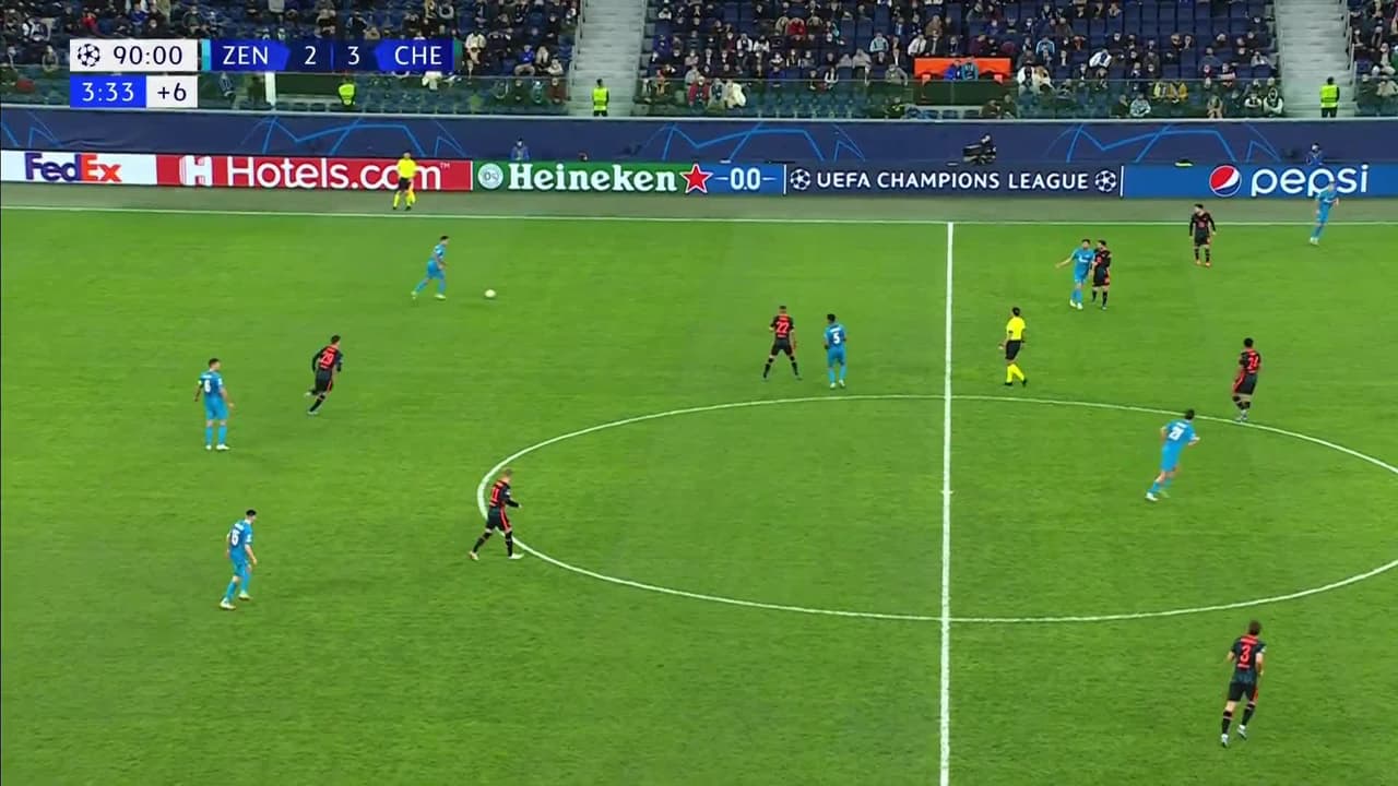 ¡GOL!  anota para Zenit St Petersburg. Magomed Ozdoev