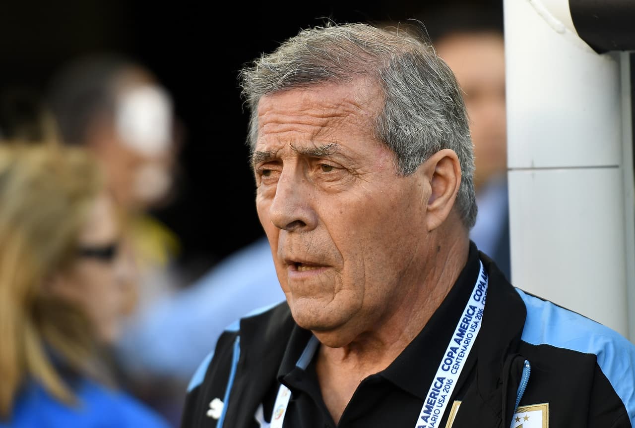Tabárez renueva como DT de Uruguay hasta Catar 2022