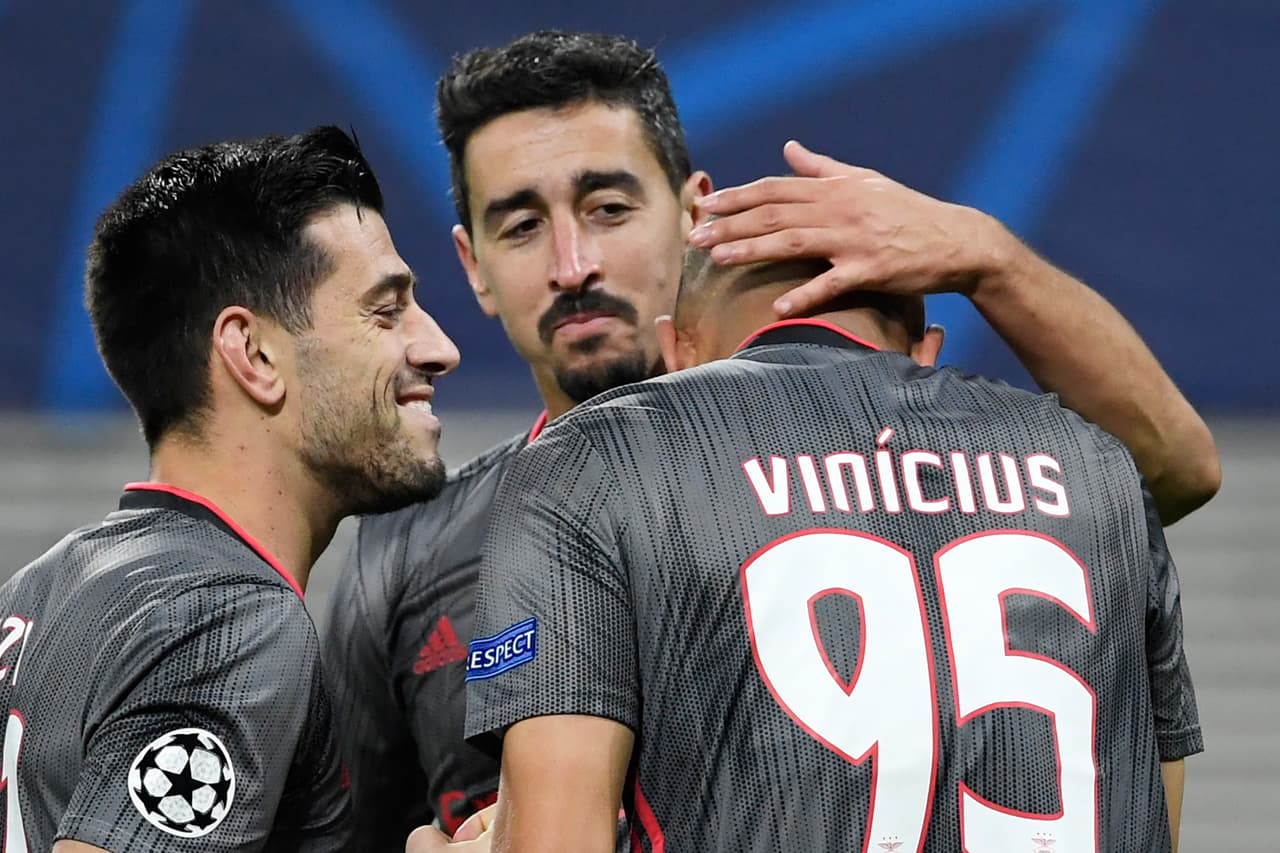 RB Leipzig empata 2-2 con el Benfica; para los visitantes marcaron Pizzi y Vinícius, Forsberg hizo doblete al final del partido para rescatar el empate.