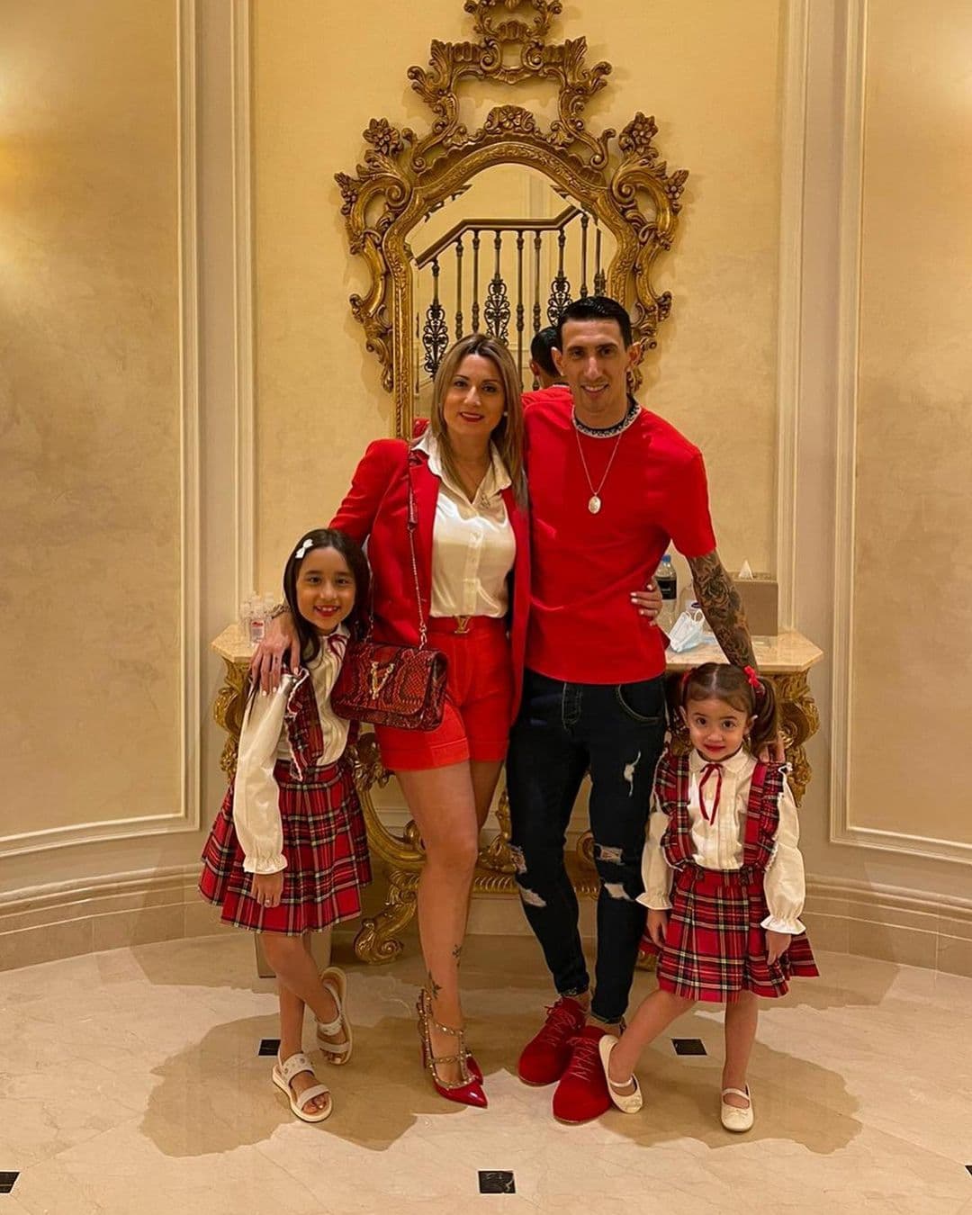 Ángel Di María| Las personalidades del balompié desearon felices fiestas a través de sus redes sociales.