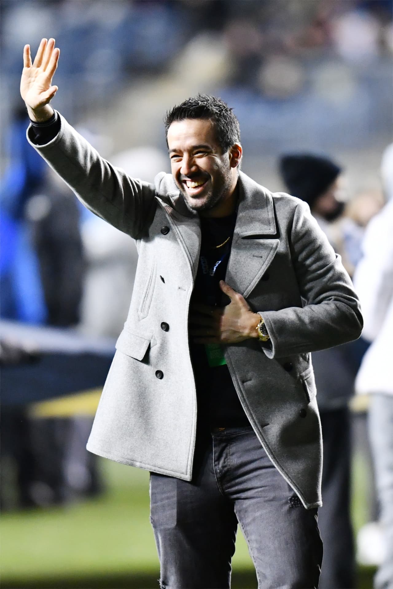 Antes del encuentro entre Philadelphia Union y San Jose Earthquakes, el volante brasileño Ilsinho -que esta semana anunció su retiro del fútbol- fue homenajeado por la afición local en el Subaru Park.