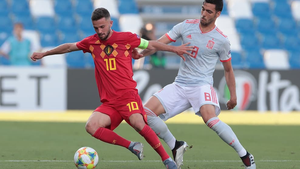 En la segunda mitad España se apoderó del juego y Bélgica solo esperaba en su propio campo a que no le convirtieran.