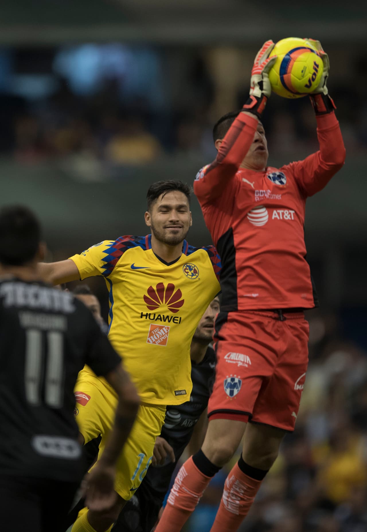 Hugo González tuvo una buena actuación deteniendo todos los ataques del América.