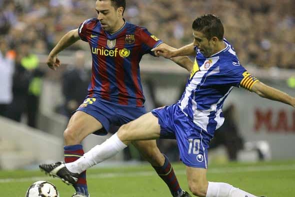 La creatividad del Barcelona fue reducida por momentos por la buena presión del Espanyol.