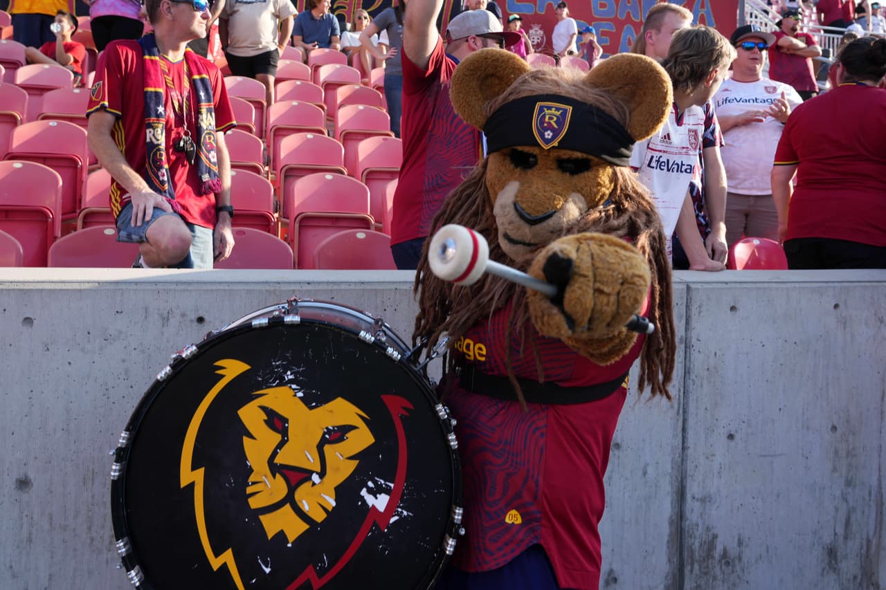 Leo, el león de Real Salt Lake, nos recibió en el Rio Tinto Stadium.
<br>