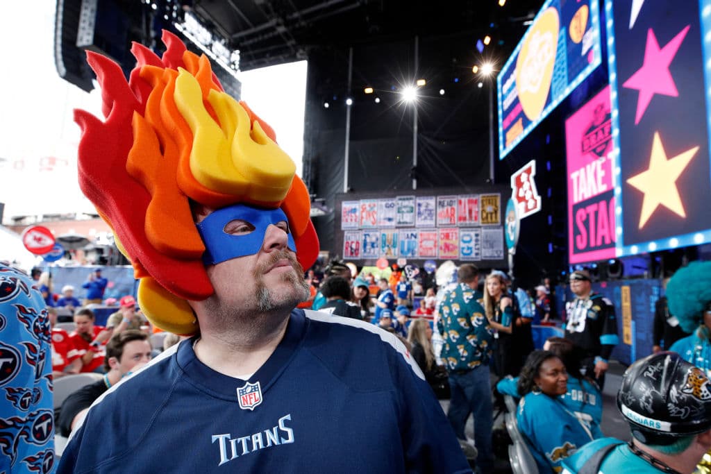 Así se vivieron los momentos previos a la edición 2019 del Draft de la NFL. Imperdibles imágenes de los fanáticos más apasionados del mundo.