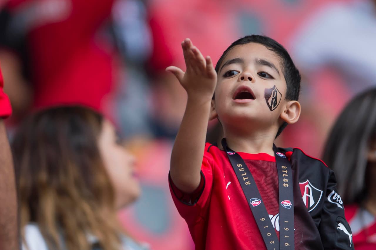 El color de la afición en la Jornada 9