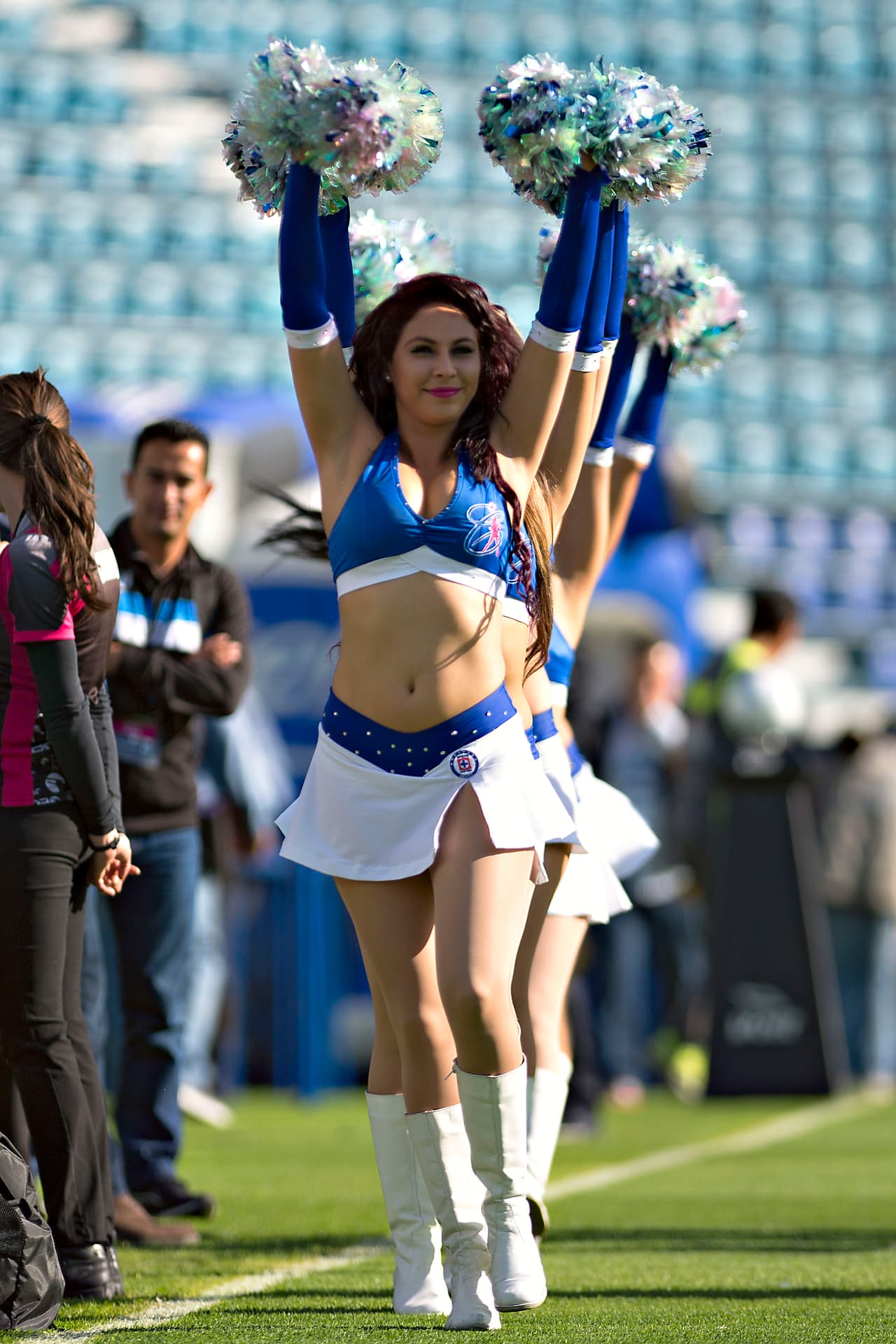 La belleza de las porristas en la fecha 6