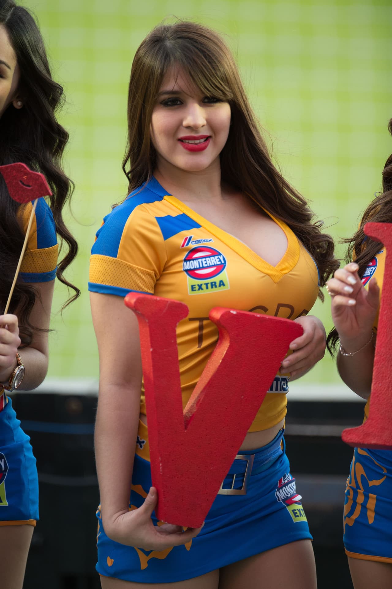 La belleza de las porristas en la fecha 6