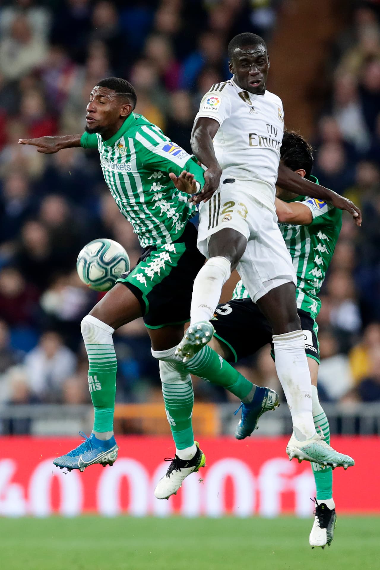 Real Madrid empata con el Real Betis y deja ir la oportunidad de ponerse como líder solitario de La Liga.