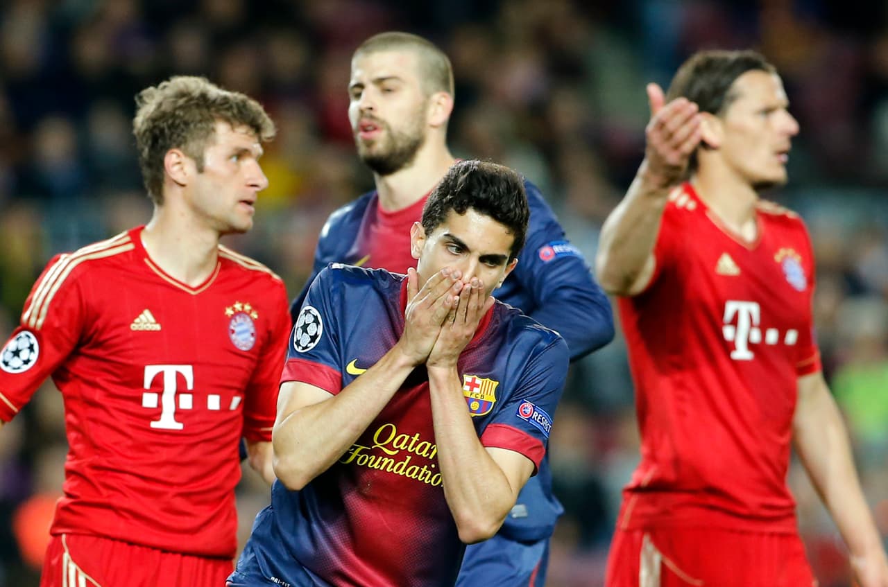 <b>Pocas ocasiones de gol</b>
<br>- Marc Bartra se lamenta tras perderse una de las ocasiones de peligro.
<br>- El Barcelona careció de ideas y buen futbol. Irreconocibles.