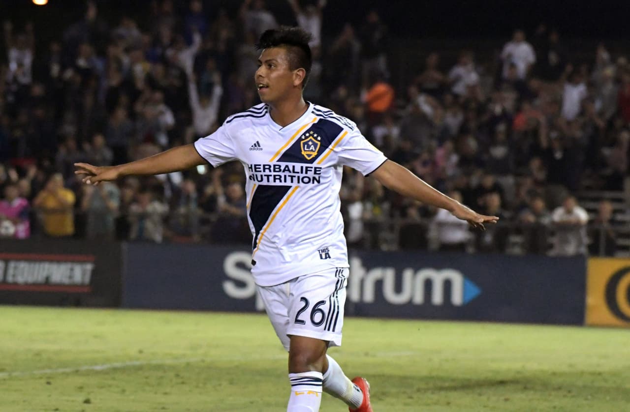 Efraín Álvarez, de la cantera de LA Galaxy al Tri