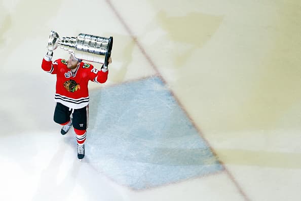 Desde el 1938 los Chicago Blackhawks no ganaban en su propia casa. Este es el tercer título en seis años