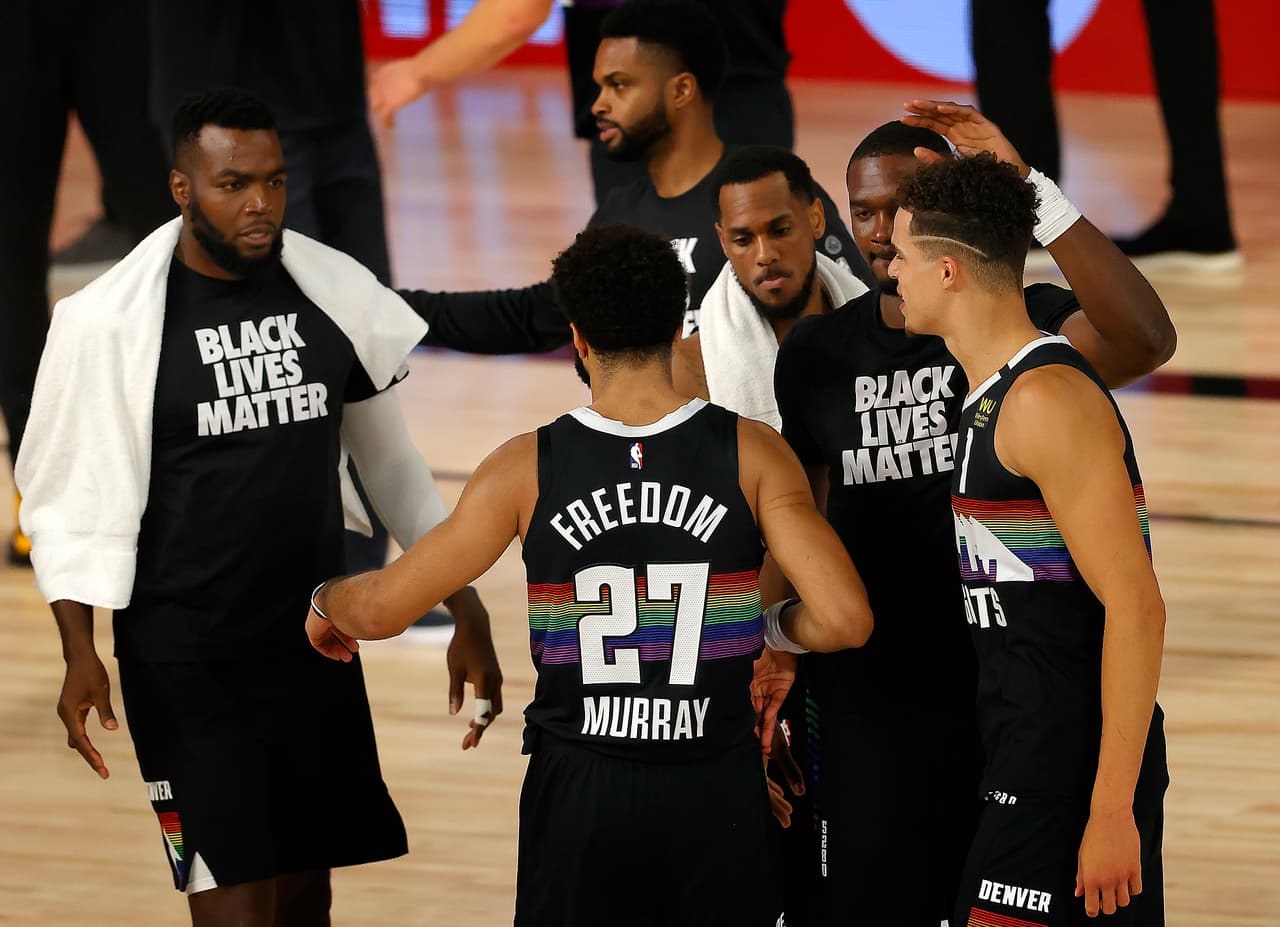 Los Denver Nuggets no se quieren despedir de los Playoffs y con un marcador a favor de 107-117 el Utah Jazz, los Nuggets alargan la serie a un sexto partido.