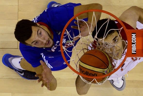 El trabajo de los postes como Diaw le rindió frutos al equipo francés que supo controlar las tablas pese a una reacción final de los iraníes.